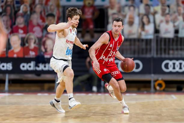 他能够更加 他能够更加